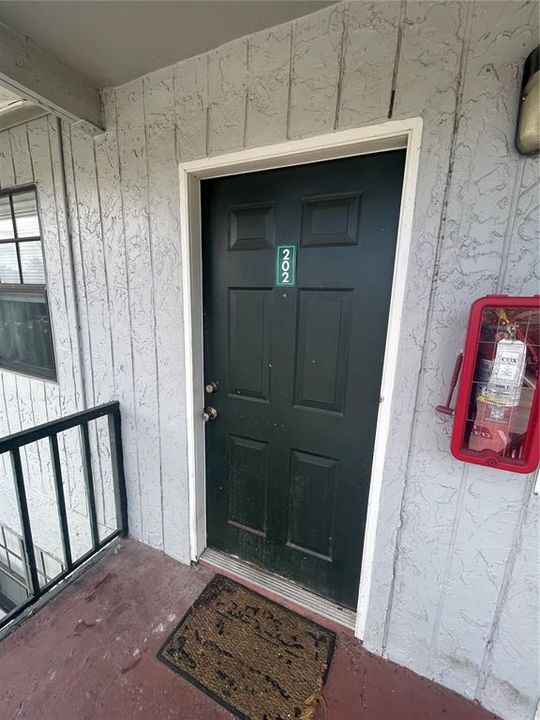 For Sale: $115,000 (2 beds, 1 baths, 899 Square Feet)