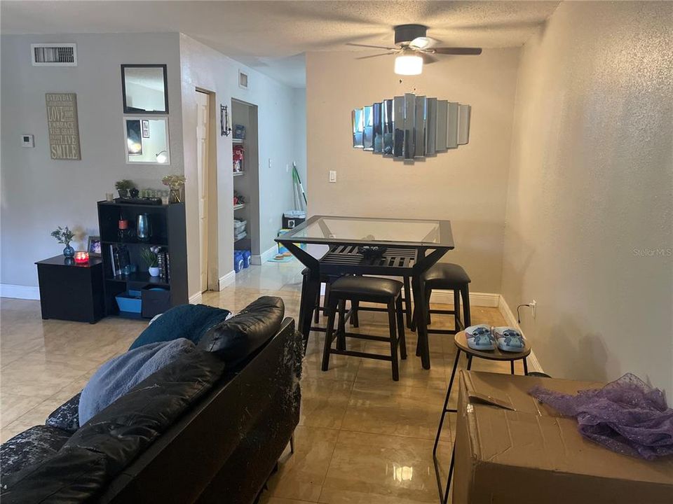 For Sale: $115,000 (2 beds, 1 baths, 899 Square Feet)