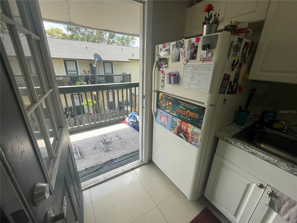 For Sale: $115,000 (2 beds, 1 baths, 899 Square Feet)