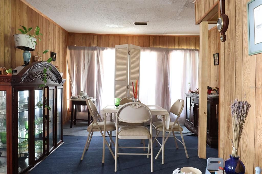 На продажу: $265,000 (5 спален, 2 ванн, 2002 Квадратных фут)