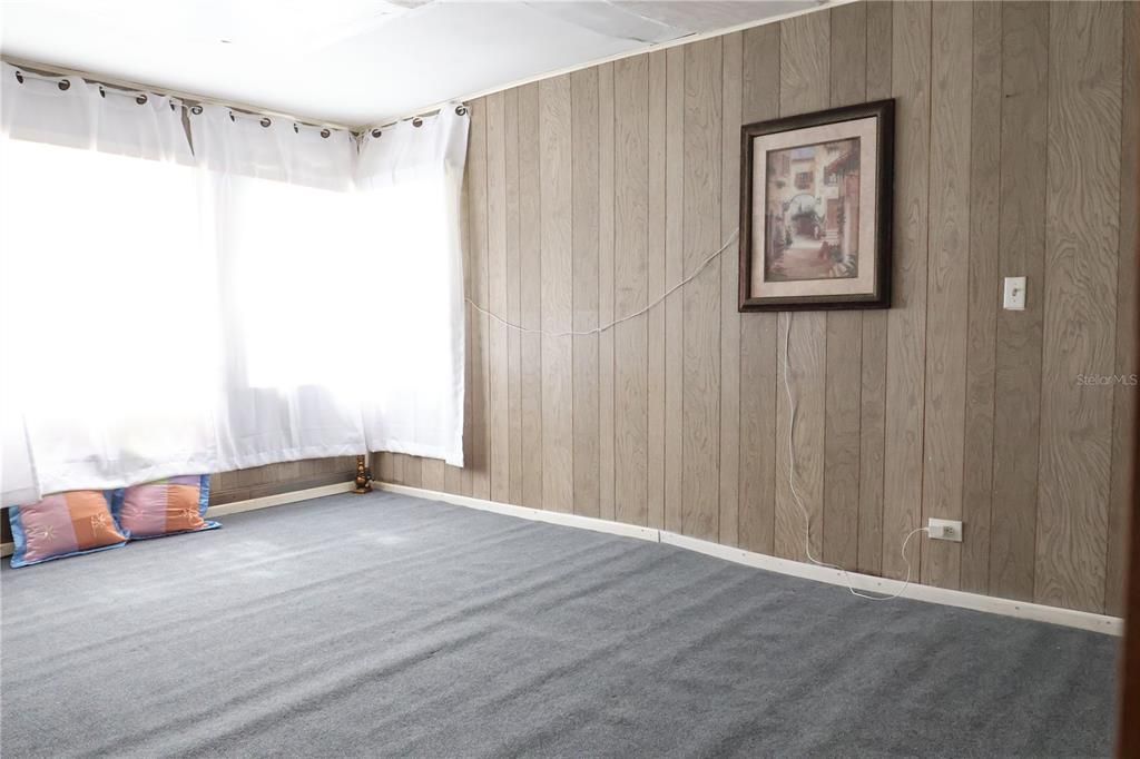 На продажу: $265,000 (5 спален, 2 ванн, 2002 Квадратных фут)