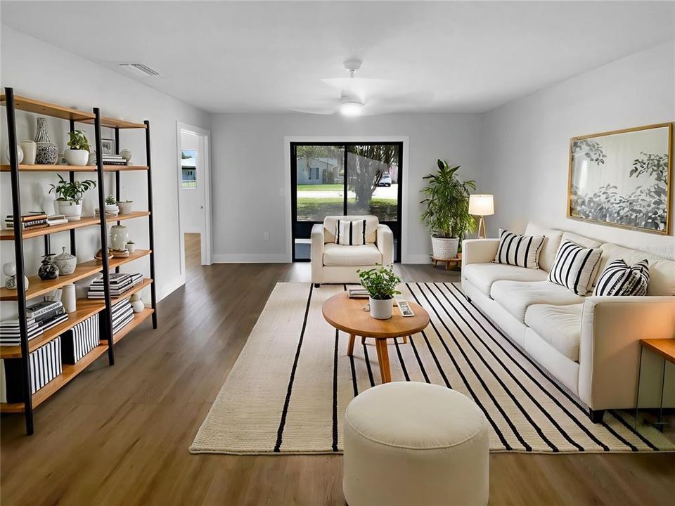 Active With Contract: $219,000 (2 beds, 2 baths, 1002 Square Feet)