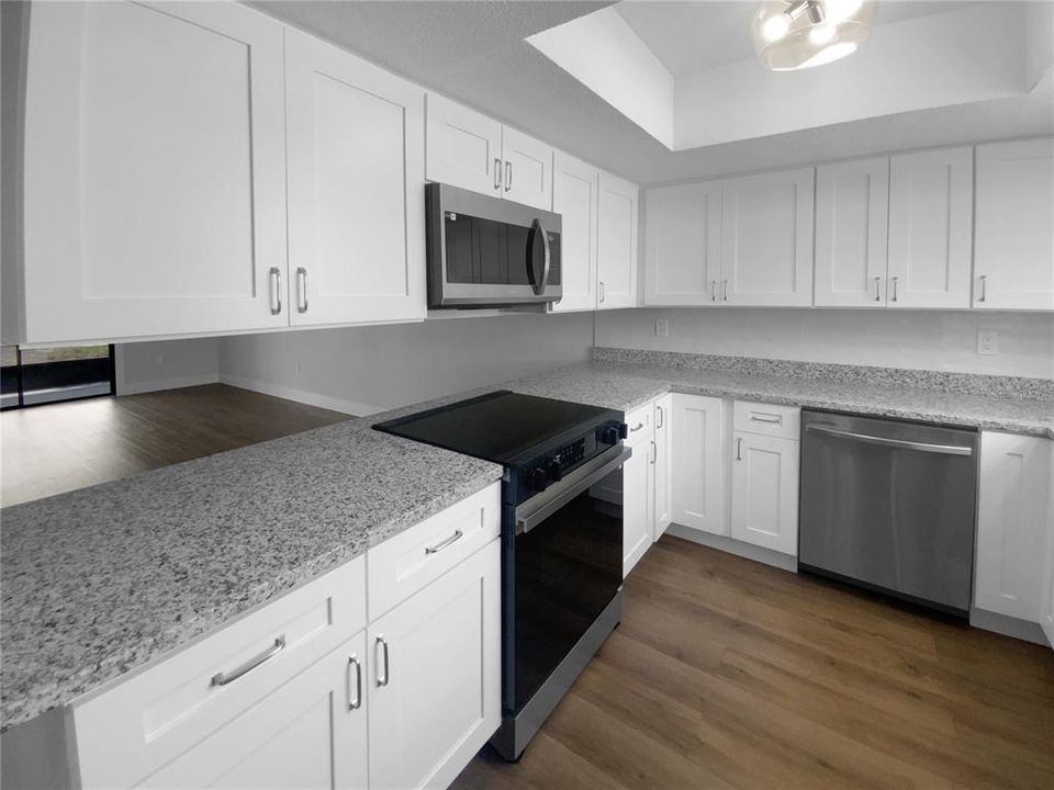 Active With Contract: $219,000 (2 beds, 2 baths, 1002 Square Feet)