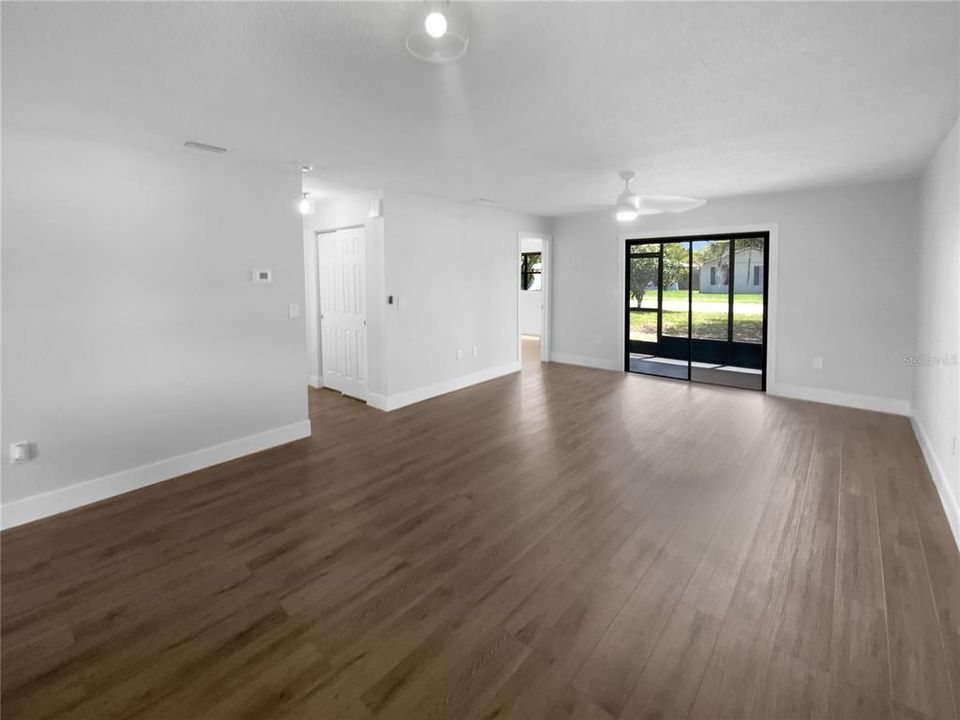 Active With Contract: $219,000 (2 beds, 2 baths, 1002 Square Feet)