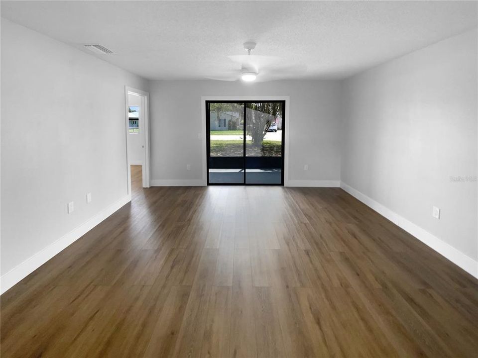 Active With Contract: $219,000 (2 beds, 2 baths, 1002 Square Feet)