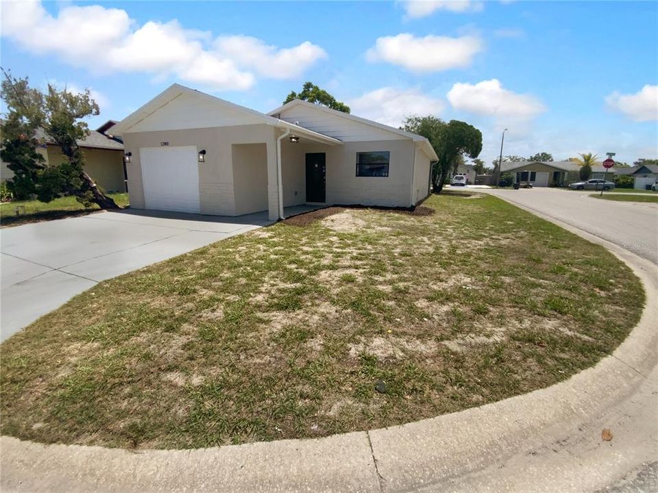 Active With Contract: $219,000 (2 beds, 2 baths, 1002 Square Feet)