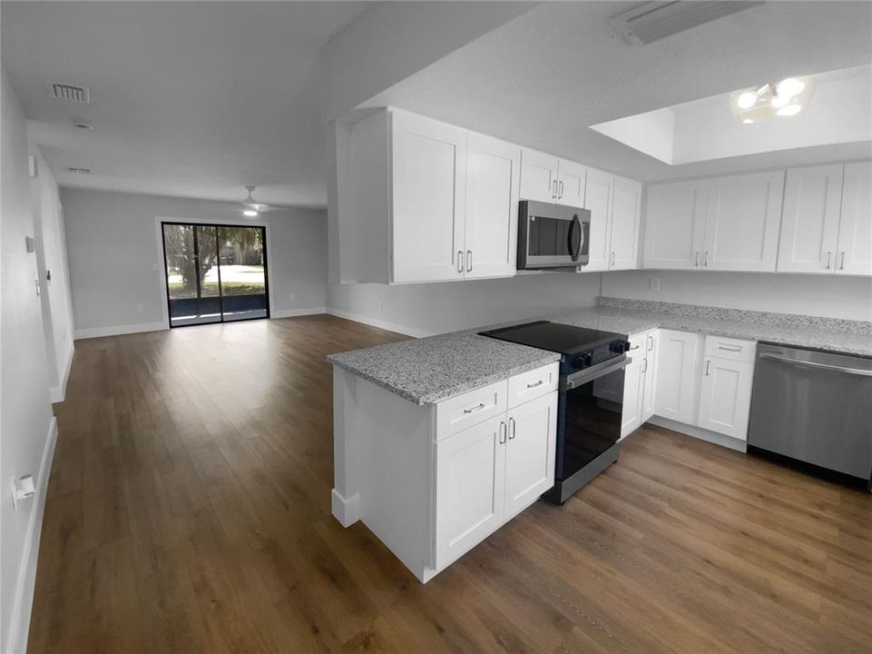 Active With Contract: $219,000 (2 beds, 2 baths, 1002 Square Feet)