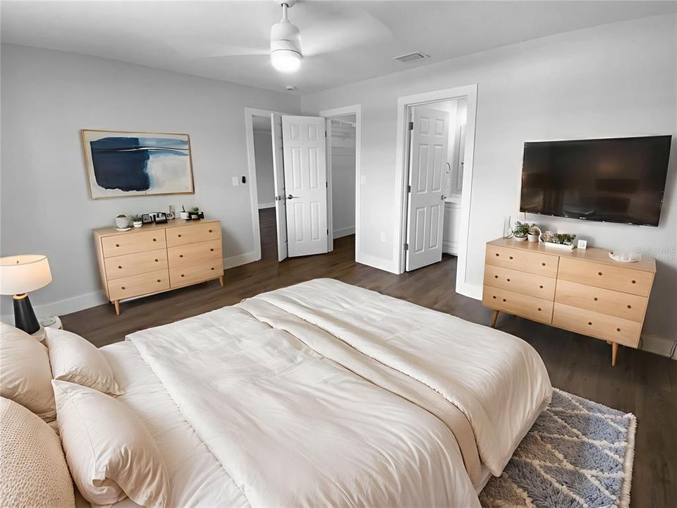 Active With Contract: $219,000 (2 beds, 2 baths, 1002 Square Feet)