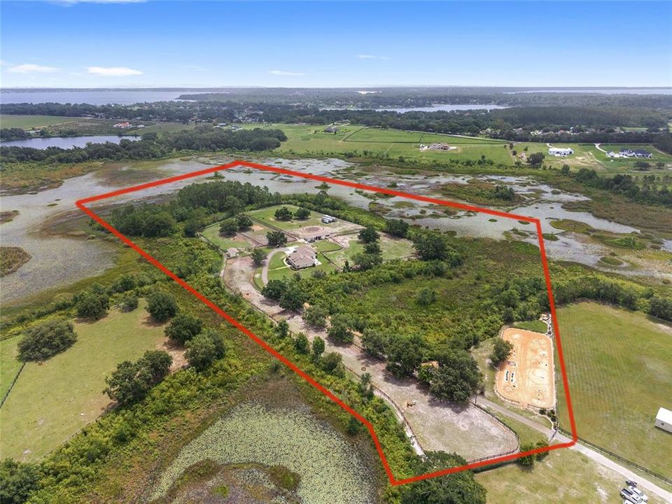 合同活跃: $965,000 (3 贝兹, 2 浴室, 2548 平方英尺)