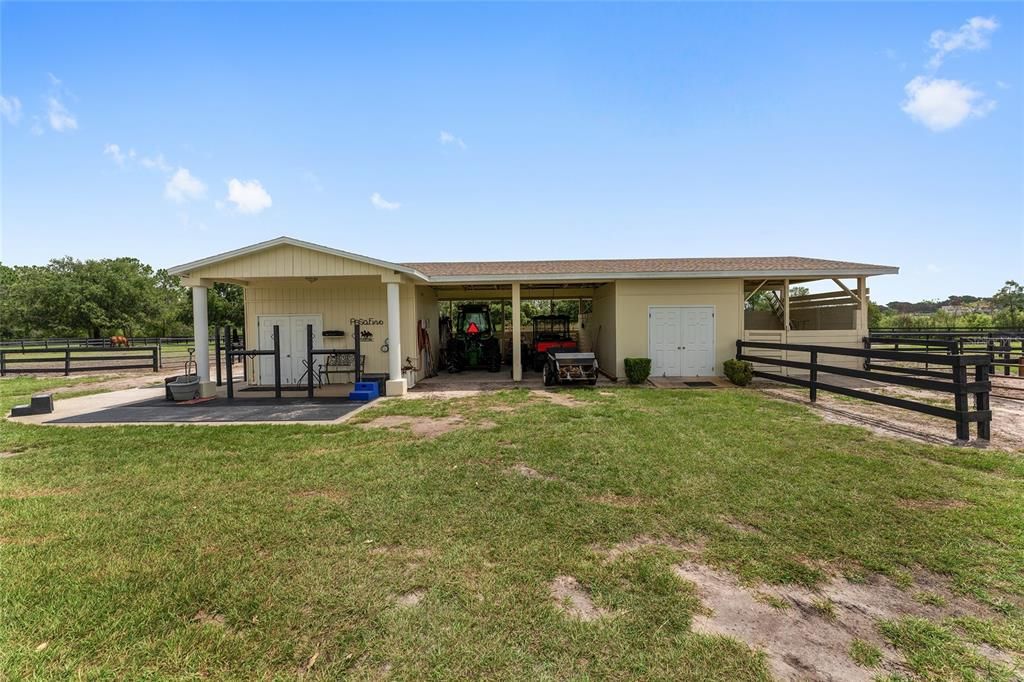 合同活跃: $965,000 (3 贝兹, 2 浴室, 2548 平方英尺)