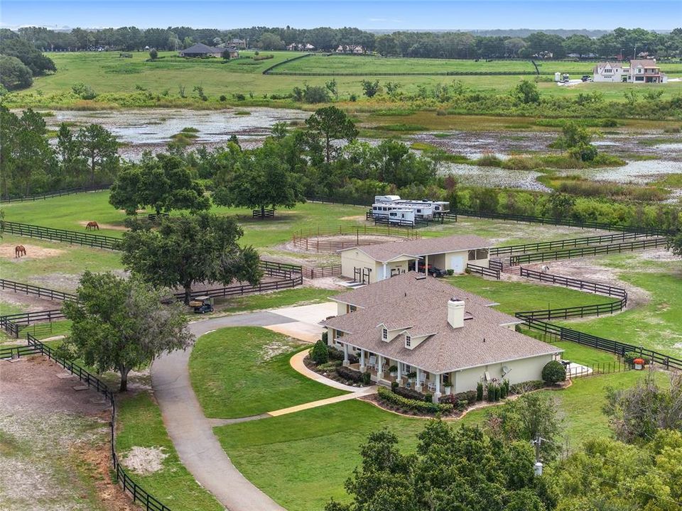 合同活跃: $965,000 (3 贝兹, 2 浴室, 2548 平方英尺)