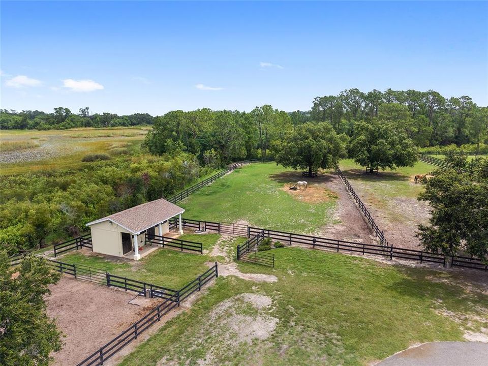 合同活跃: $965,000 (3 贝兹, 2 浴室, 2548 平方英尺)