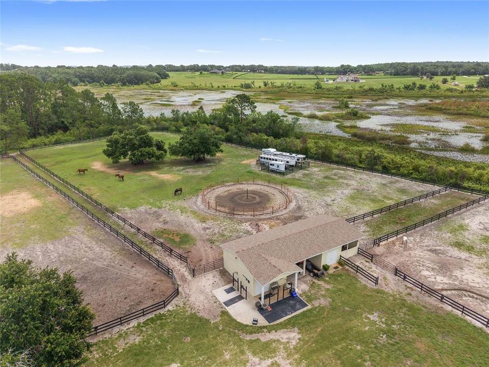 合同活跃: $965,000 (3 贝兹, 2 浴室, 2548 平方英尺)