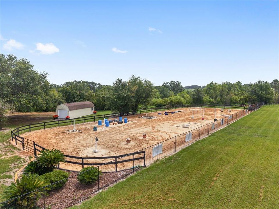 合同活跃: $965,000 (3 贝兹, 2 浴室, 2548 平方英尺)