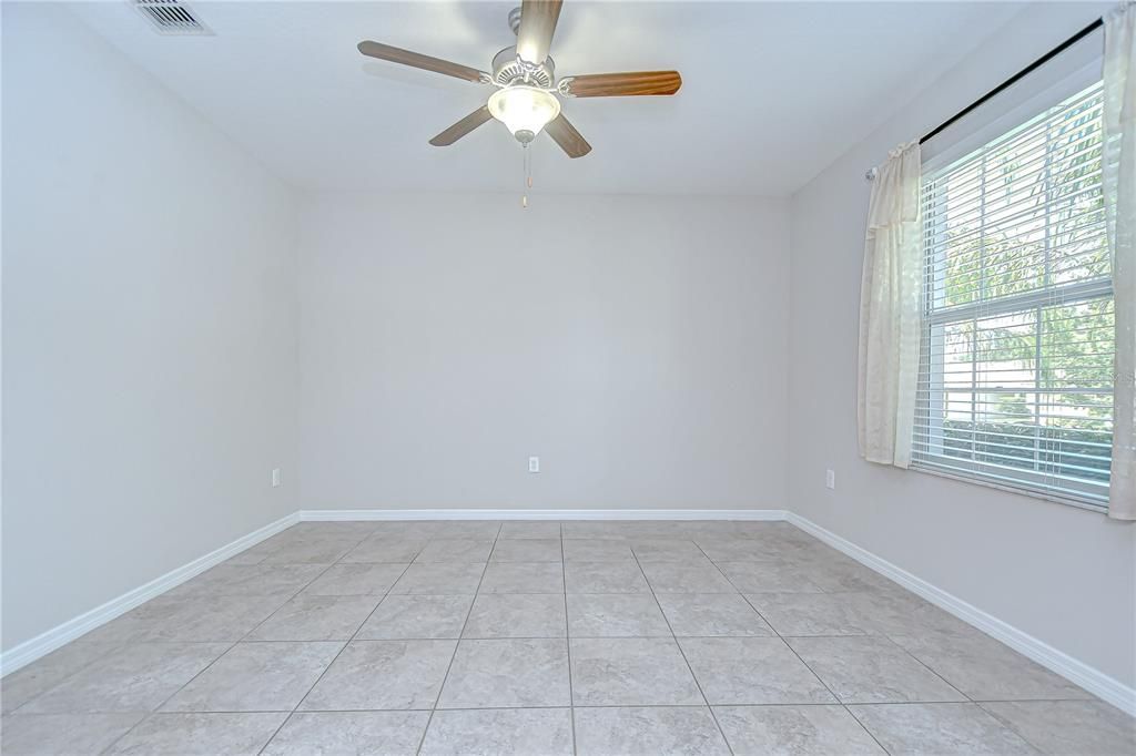 En Venta: $390,000 (4 camas, 2 baños, 2612 Pies cuadrados)