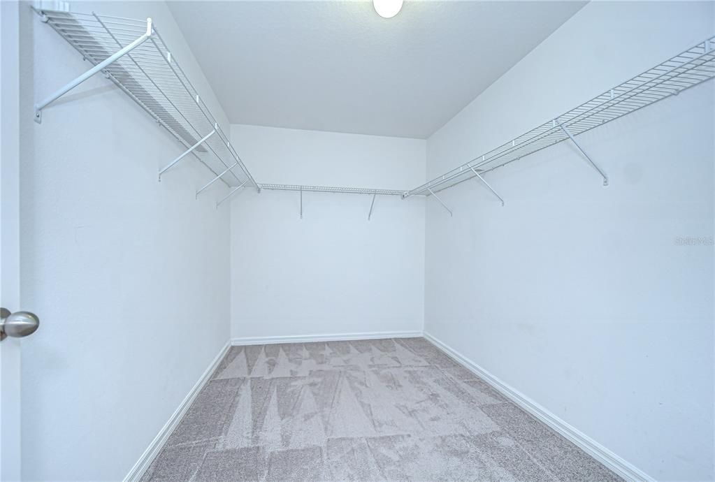 En Venta: $390,000 (4 camas, 2 baños, 2612 Pies cuadrados)