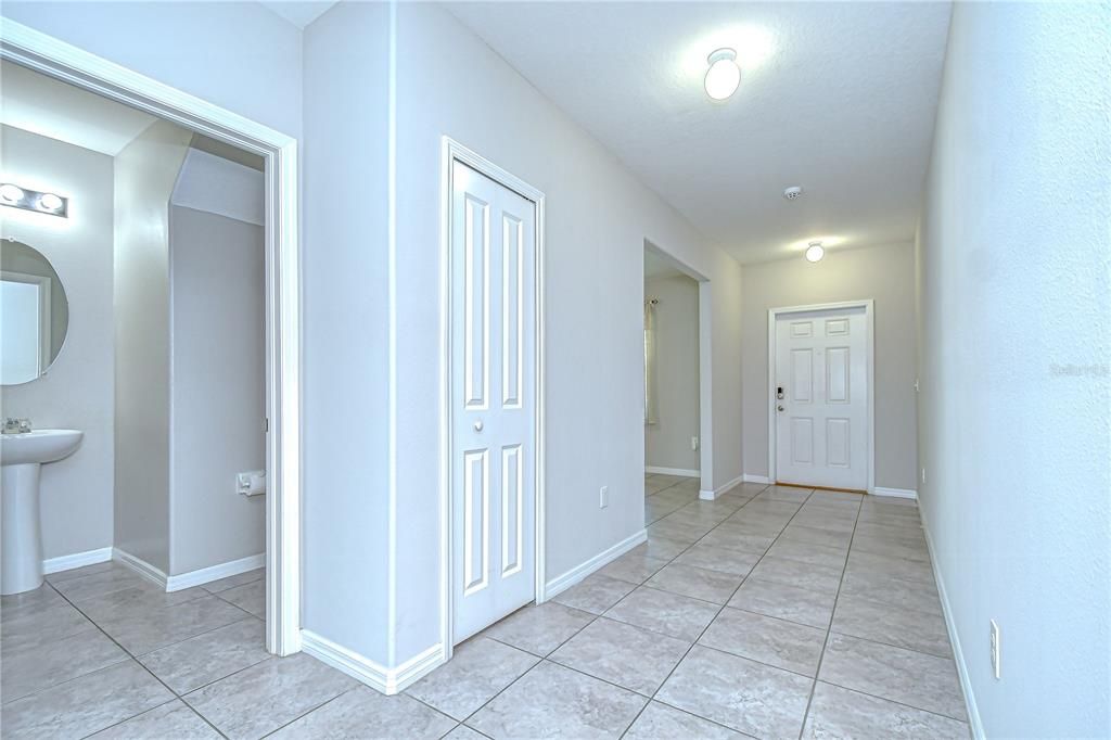 En Venta: $390,000 (4 camas, 2 baños, 2612 Pies cuadrados)