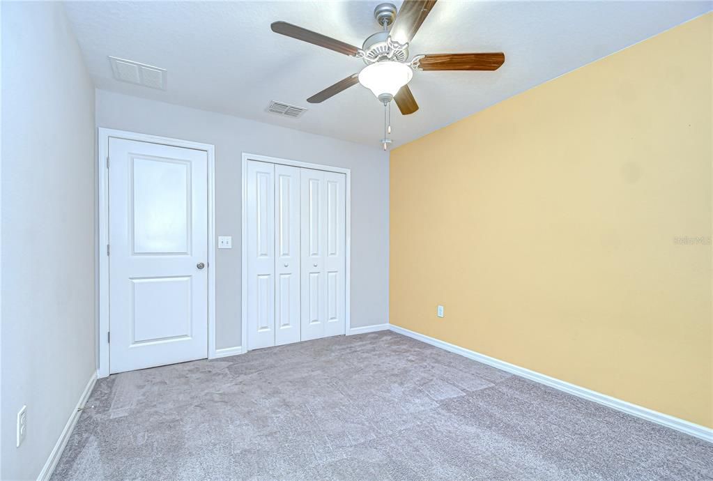 En Venta: $390,000 (4 camas, 2 baños, 2612 Pies cuadrados)