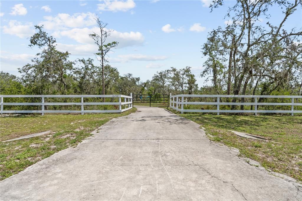 Active With Contract: $820,000 (4 beds, 3 baths, 2028 Square Feet)