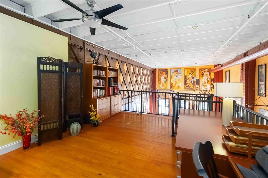 For Sale: $325,000 (1 beds, 1 baths, 1350 Square Feet)