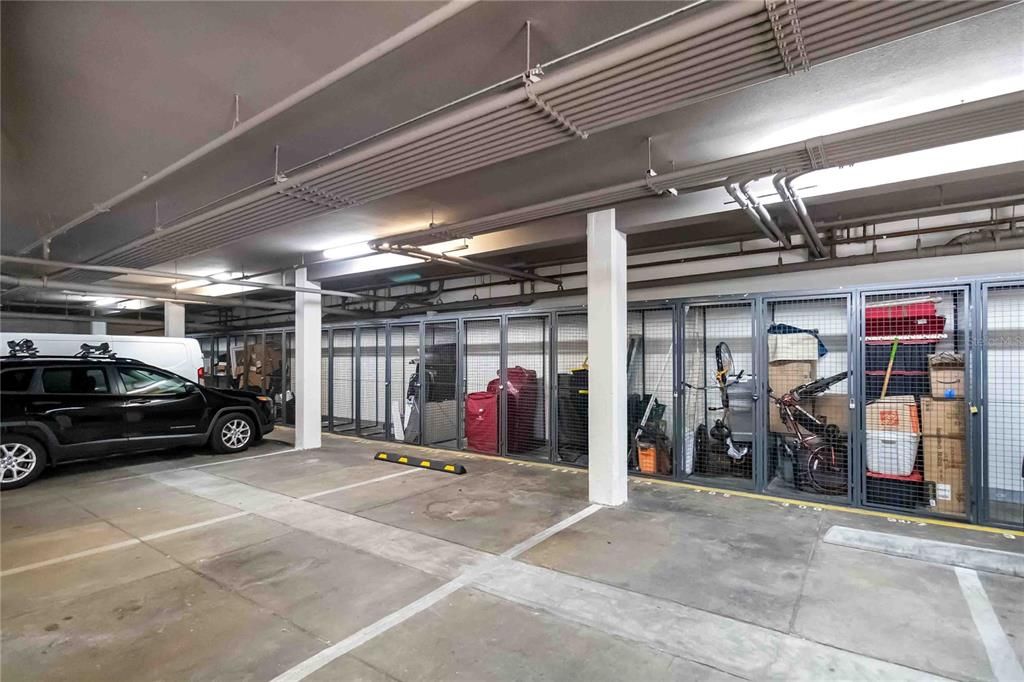 For Sale: $325,000 (1 beds, 1 baths, 1350 Square Feet)