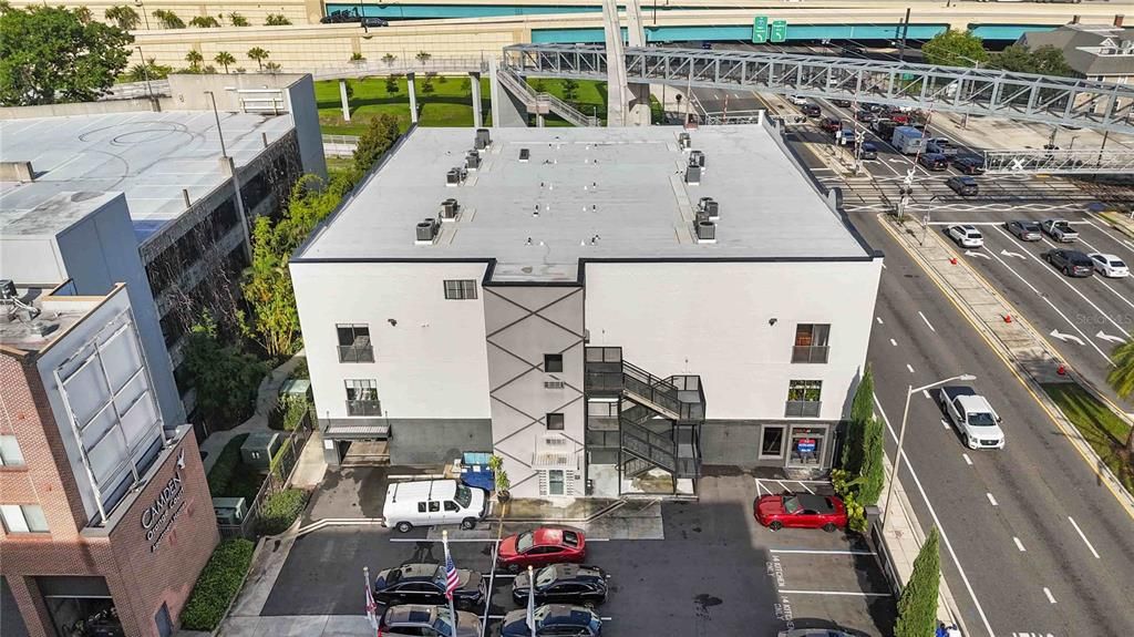 For Sale: $325,000 (1 beds, 1 baths, 1350 Square Feet)