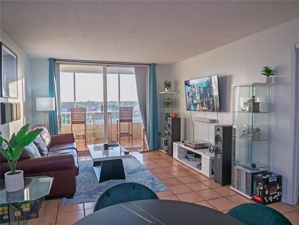 Active With Contract: $149,700 (1 beds, 1 baths, 750 Square Feet)