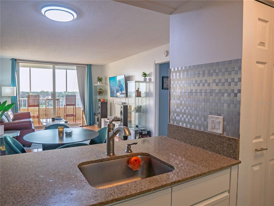 Active With Contract: $149,700 (1 beds, 1 baths, 750 Square Feet)