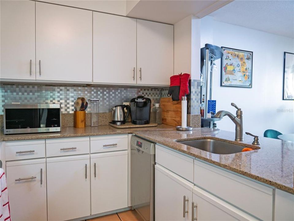 Active With Contract: $149,700 (1 beds, 1 baths, 750 Square Feet)