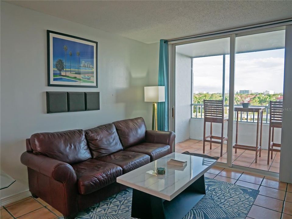 Active With Contract: $149,700 (1 beds, 1 baths, 750 Square Feet)