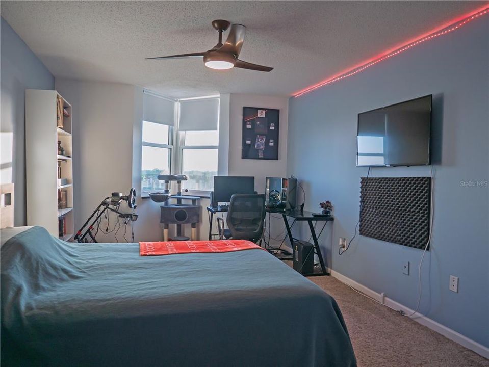 Active With Contract: $149,700 (1 beds, 1 baths, 750 Square Feet)