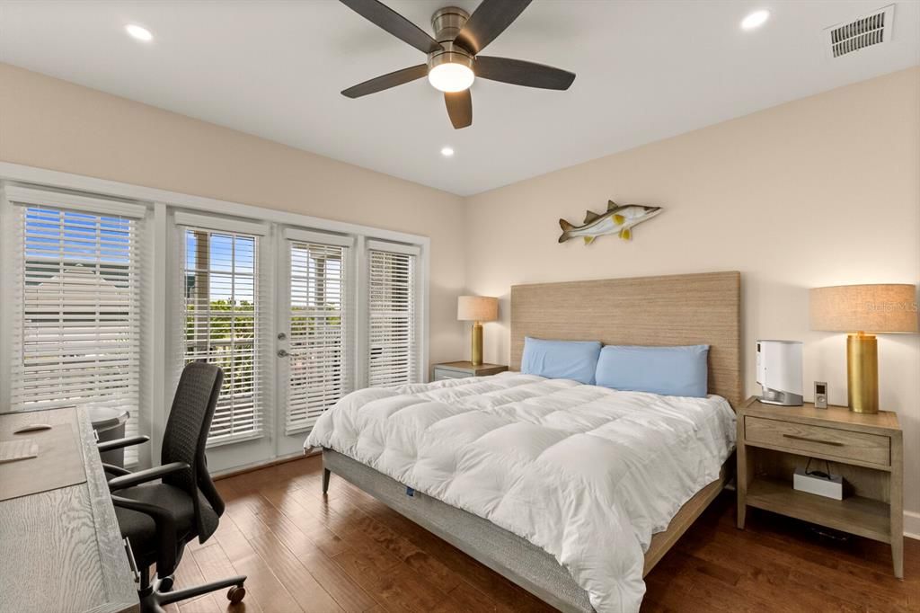 待售: $879,000 (3 贝兹, 3 浴室, 1592 平方英尺)