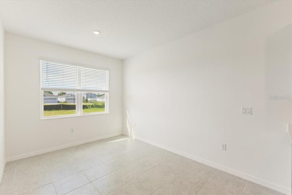 Active With Contract: $295,990 (3 beds, 2 baths, 1662 Square Feet)