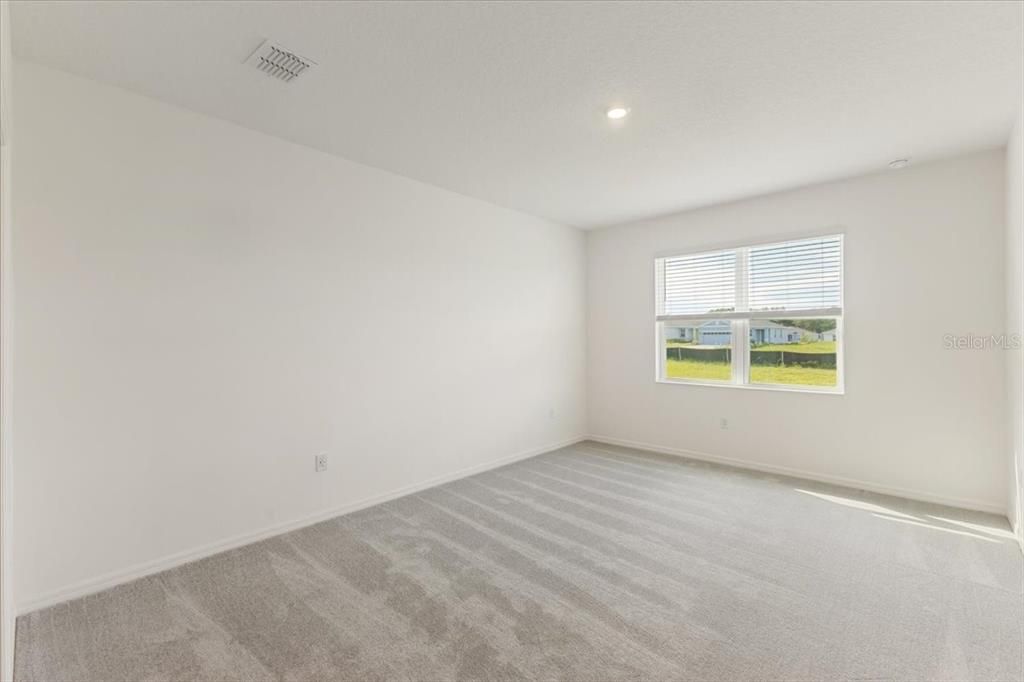 Active With Contract: $295,990 (3 beds, 2 baths, 1662 Square Feet)