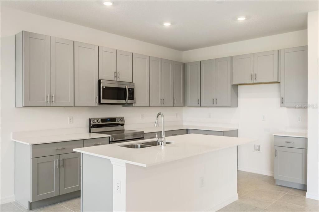 Active With Contract: $295,990 (3 beds, 2 baths, 1662 Square Feet)