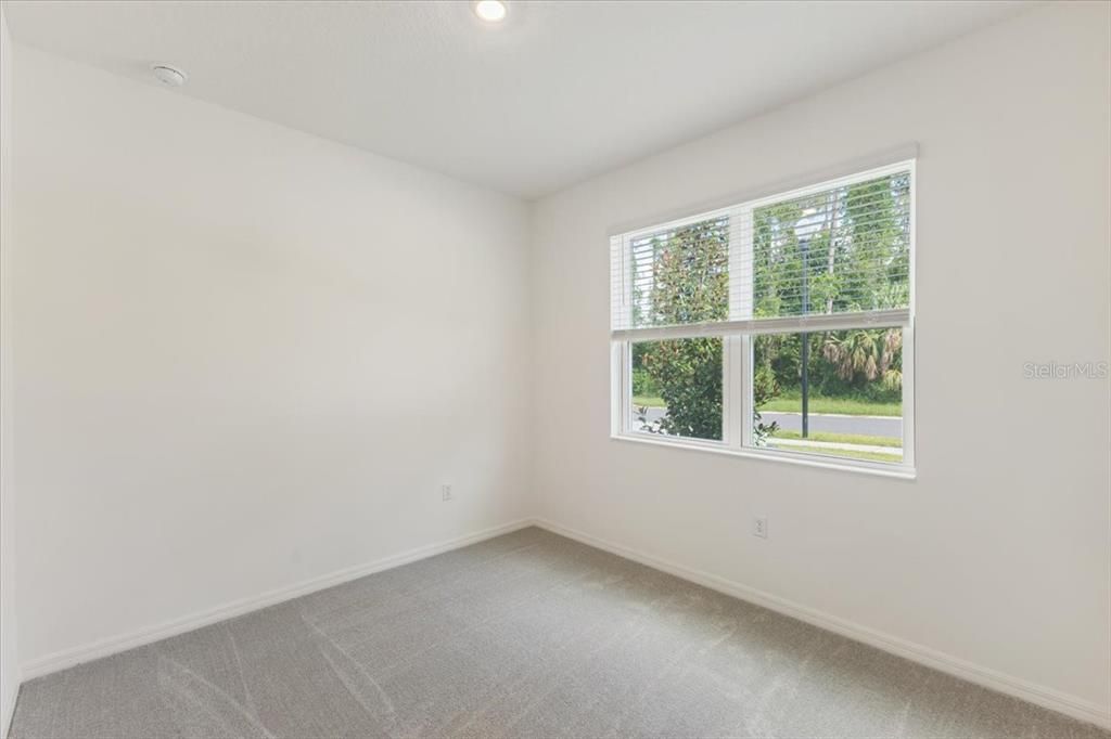 Active With Contract: $295,990 (3 beds, 2 baths, 1662 Square Feet)