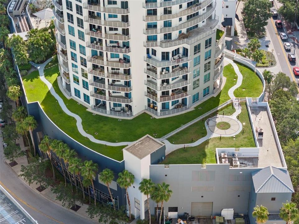For Sale: $699,000 (2 beds, 2 baths, 1363 Square Feet)