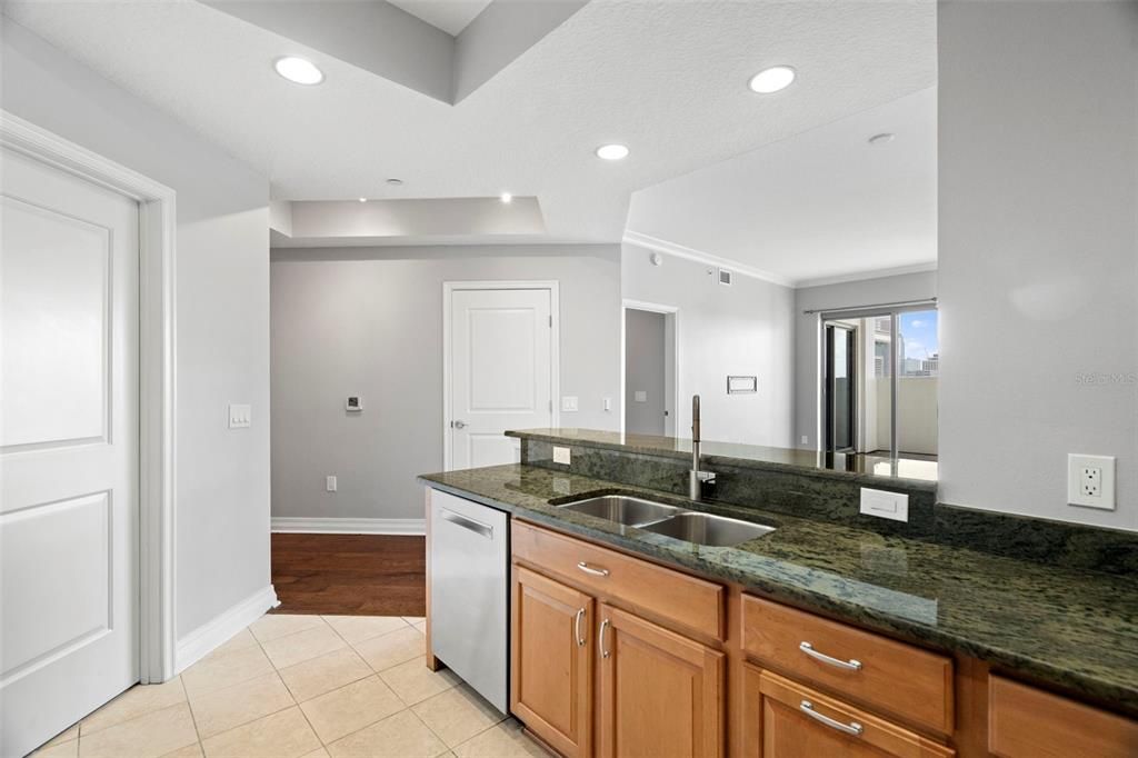 For Sale: $699,000 (2 beds, 2 baths, 1363 Square Feet)