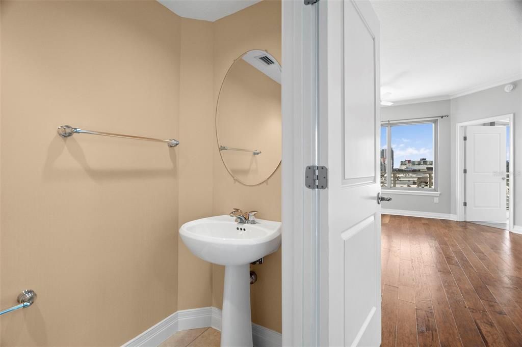 For Sale: $699,000 (2 beds, 2 baths, 1363 Square Feet)