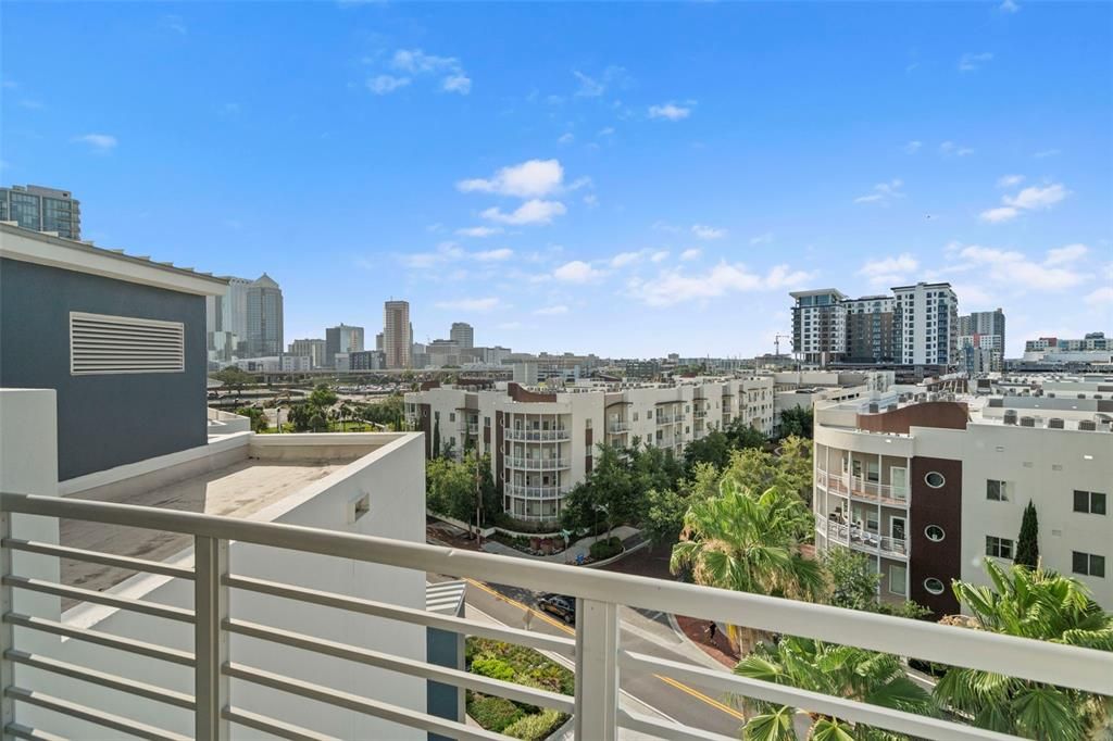 For Sale: $699,000 (2 beds, 2 baths, 1363 Square Feet)
