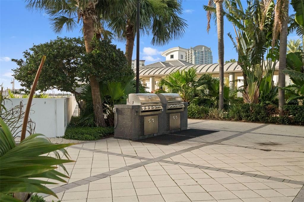 For Sale: $699,000 (2 beds, 2 baths, 1363 Square Feet)