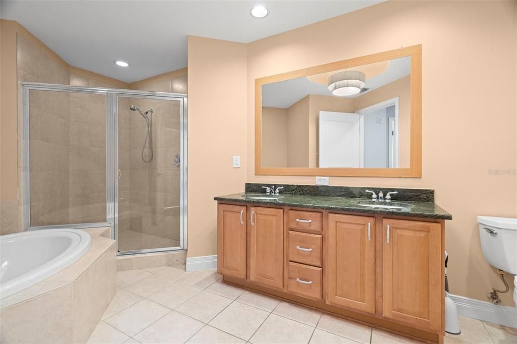 For Sale: $699,000 (2 beds, 2 baths, 1363 Square Feet)