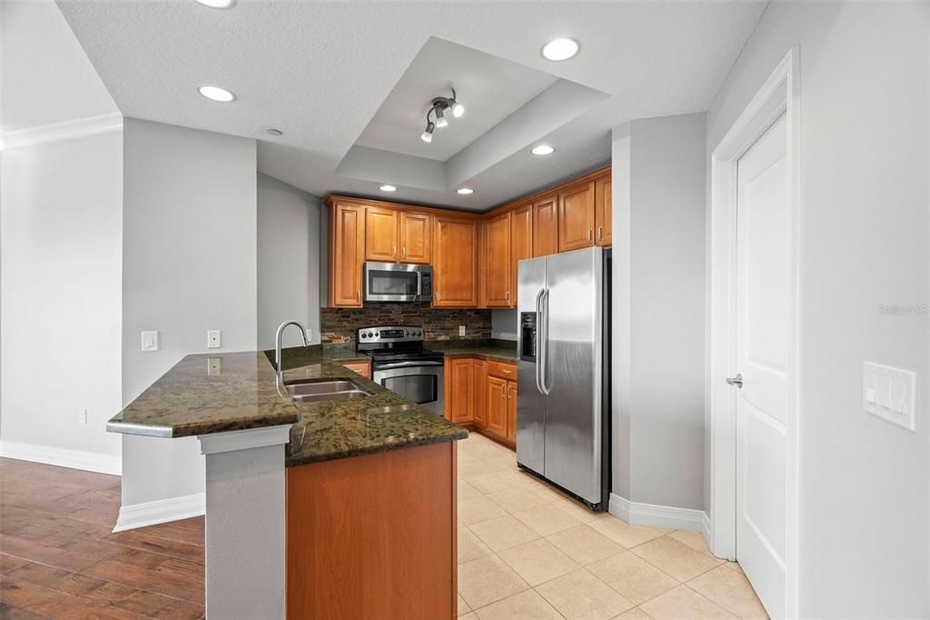 For Sale: $699,000 (2 beds, 2 baths, 1363 Square Feet)