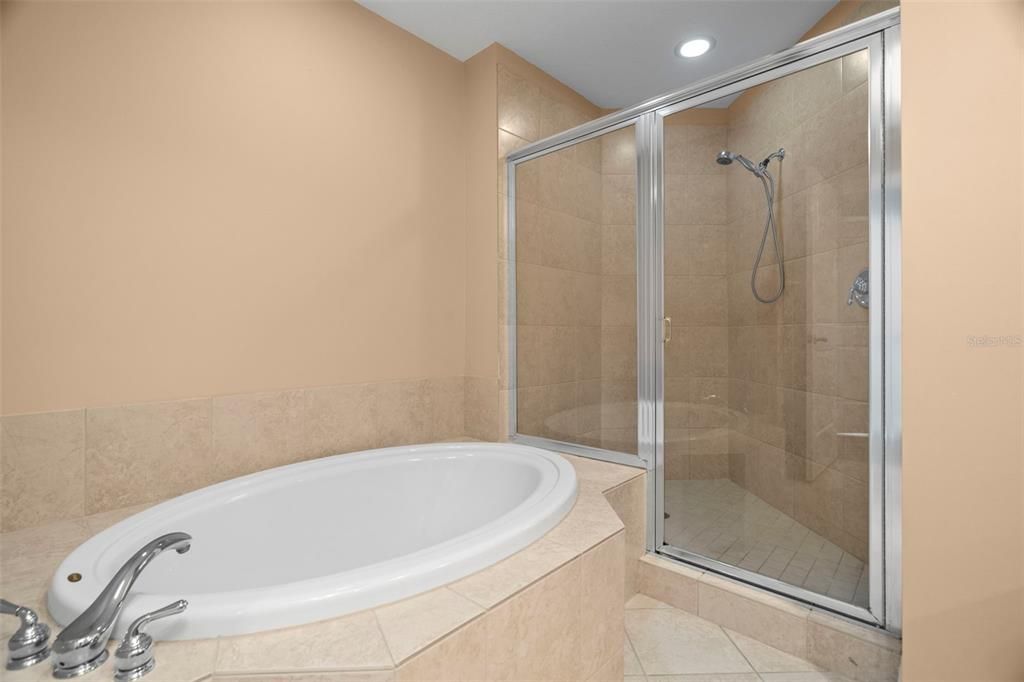 For Sale: $699,000 (2 beds, 2 baths, 1363 Square Feet)