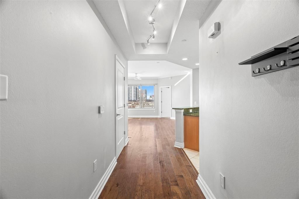 For Sale: $699,000 (2 beds, 2 baths, 1363 Square Feet)