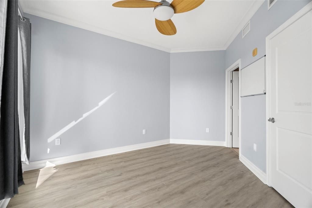 For Sale: $699,000 (2 beds, 2 baths, 1363 Square Feet)