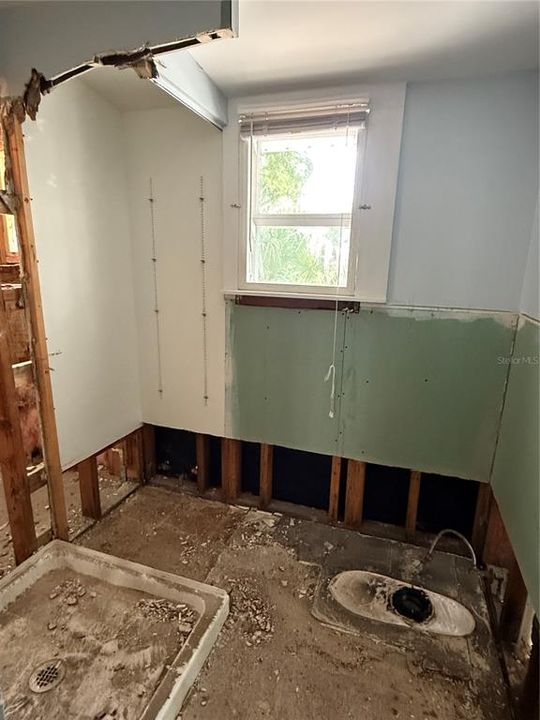 合同活跃: $225,000 (2 贝兹, 2 浴室, 1232 平方英尺)