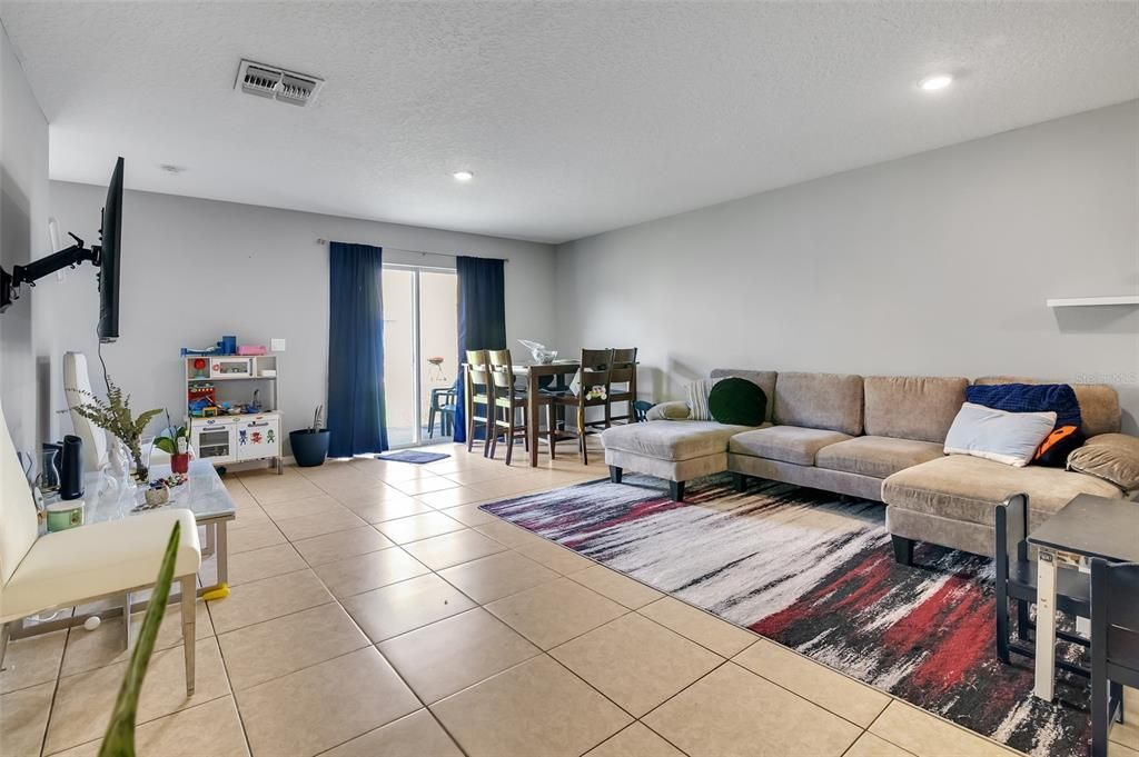 Active With Contract: $275,000 (3 beds, 2 baths, 1495 Square Feet)