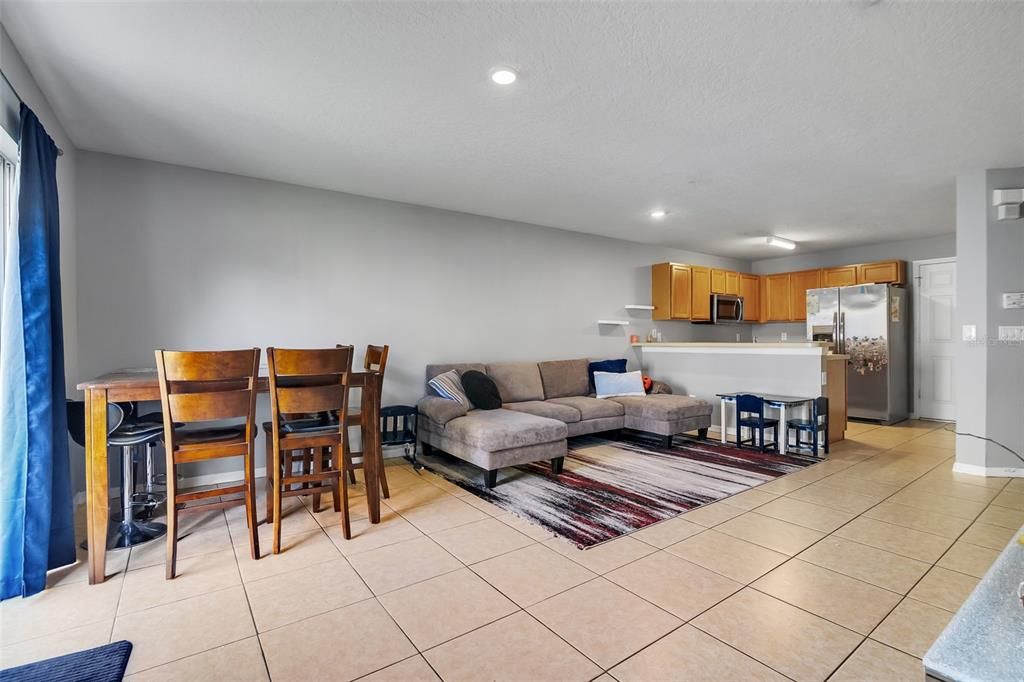 Active With Contract: $275,000 (3 beds, 2 baths, 1495 Square Feet)