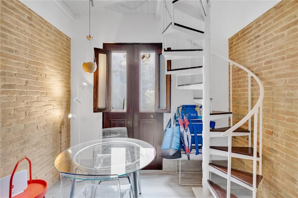 En Venta: $475,000 (1 camas, 1 baños, 877 Pies cuadrados)